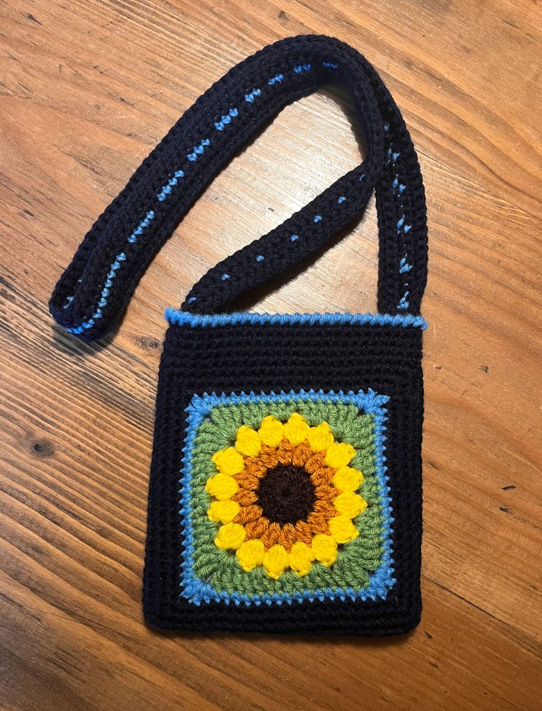 Crocheted cross-body bag - sunflower design