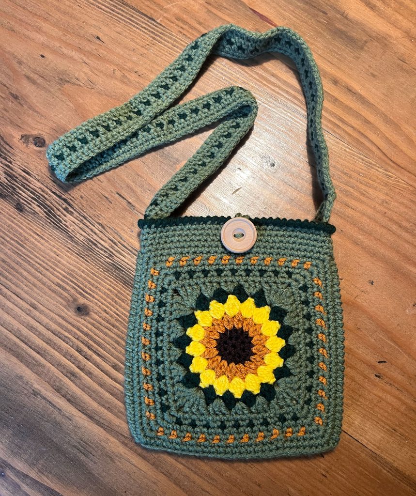 Crocheted cross-body bag - sunflower design